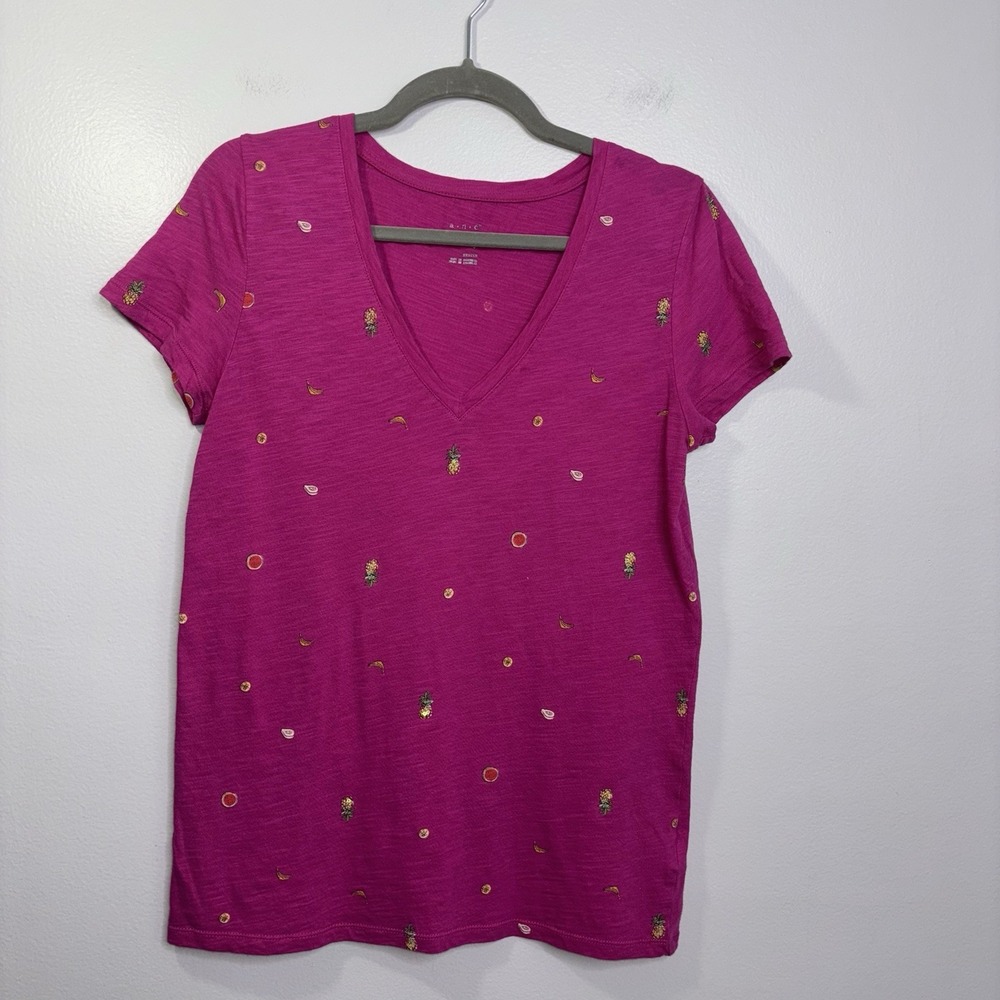 A New Day T-Shirt Women's‎ Size Medium V Neck Short Sleeve Fruit Theme Vacation